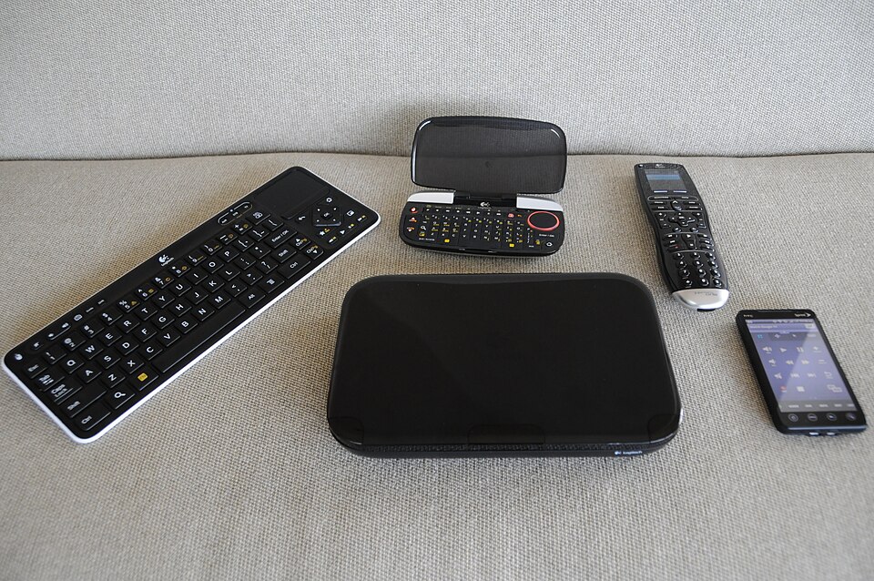 συσκευή streaming με τηλεχειριστήρια για iptv