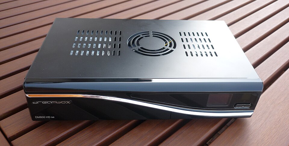 πάνω όψη Dreambox 800 HD δέκτη για ρύθμιση IPTV καναλιών