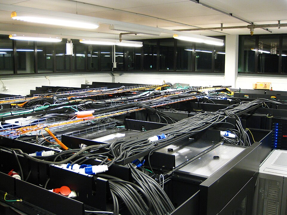 Χώρος servers σε data center που φιλοξενεί υποδομή μετάδοσης IPTV