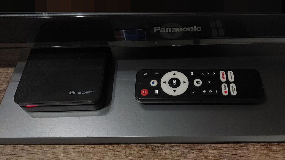 streaming box συσκευή για iptv σε τηλεόραση