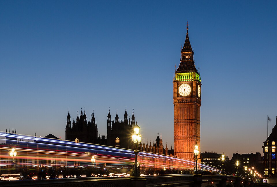 Το Big Ben και ο Πύργος Ελίζαμπεθ στο Λονδίνο, από όπου χιλιάδες Έλληνες παρακολουθούν ελληνικά κανάλια μέσω IPTV